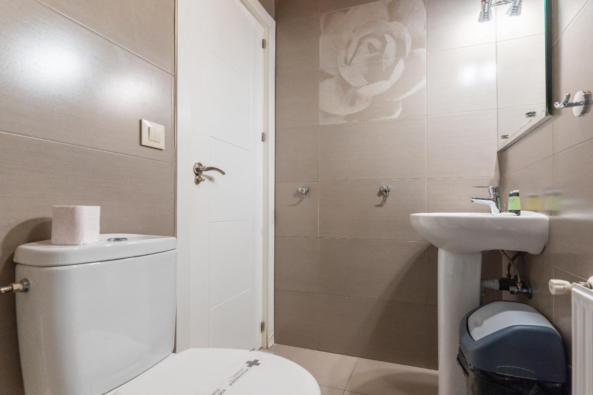 מדריד 2 Bedrooms 1,5Bathrooms Furnished - Sol - Bright & Functional - Mintystay מראה חיצוני תמונה