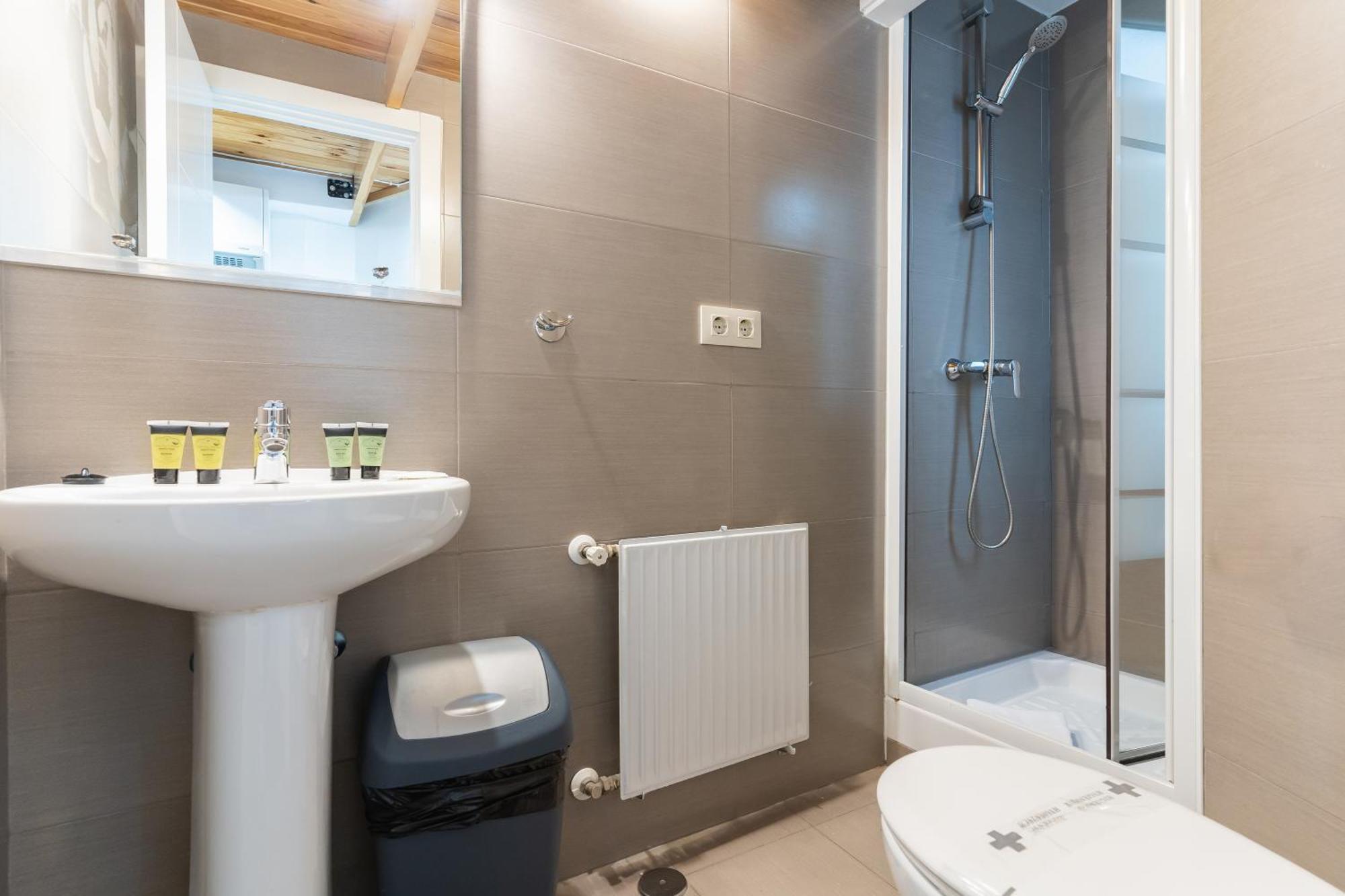 מדריד 2 Bedrooms 1,5Bathrooms Furnished - Sol - Bright & Functional - Mintystay מראה חיצוני תמונה