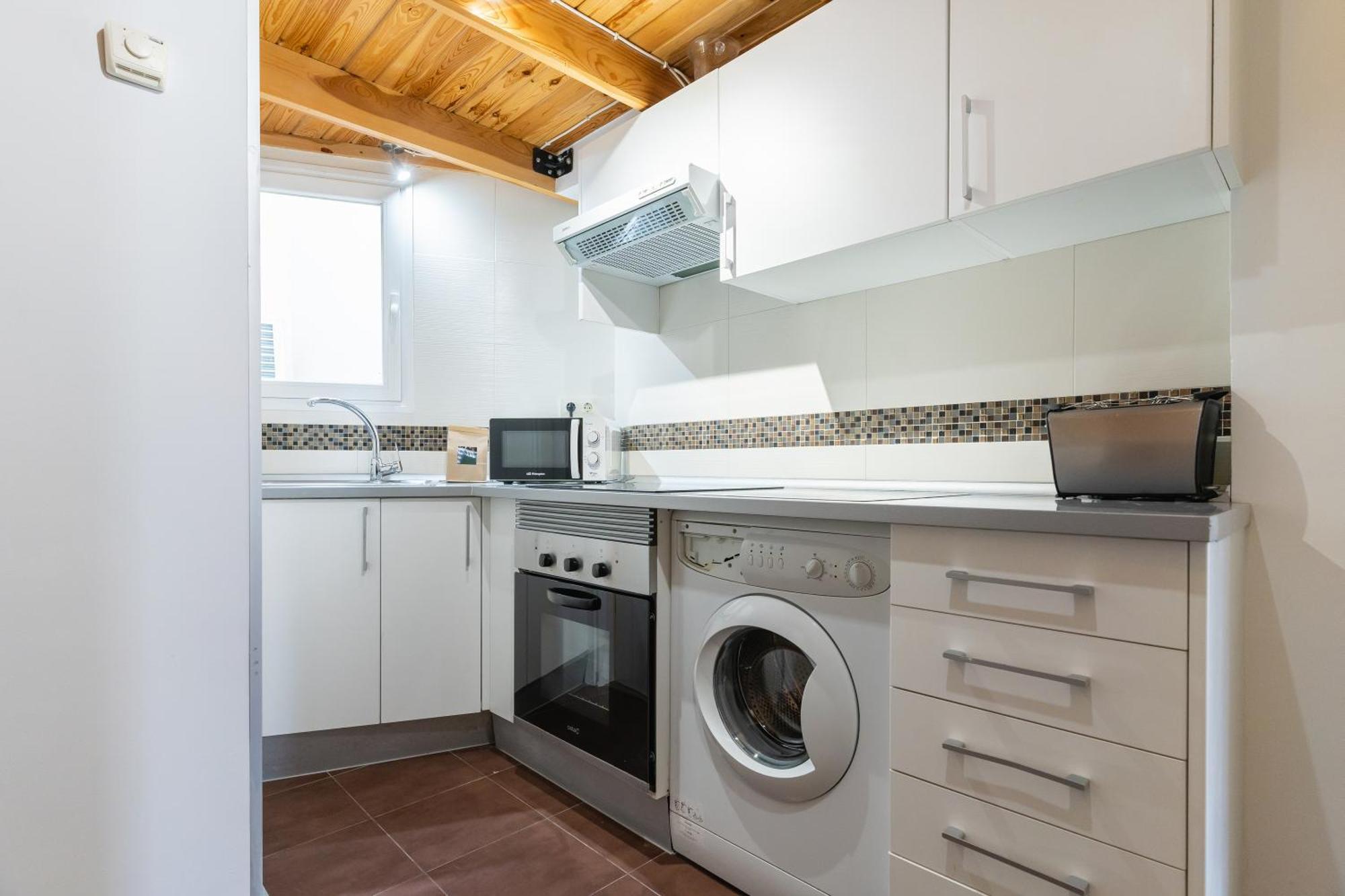 מדריד 2 Bedrooms 1,5Bathrooms Furnished - Sol - Bright & Functional - Mintystay מראה חיצוני תמונה